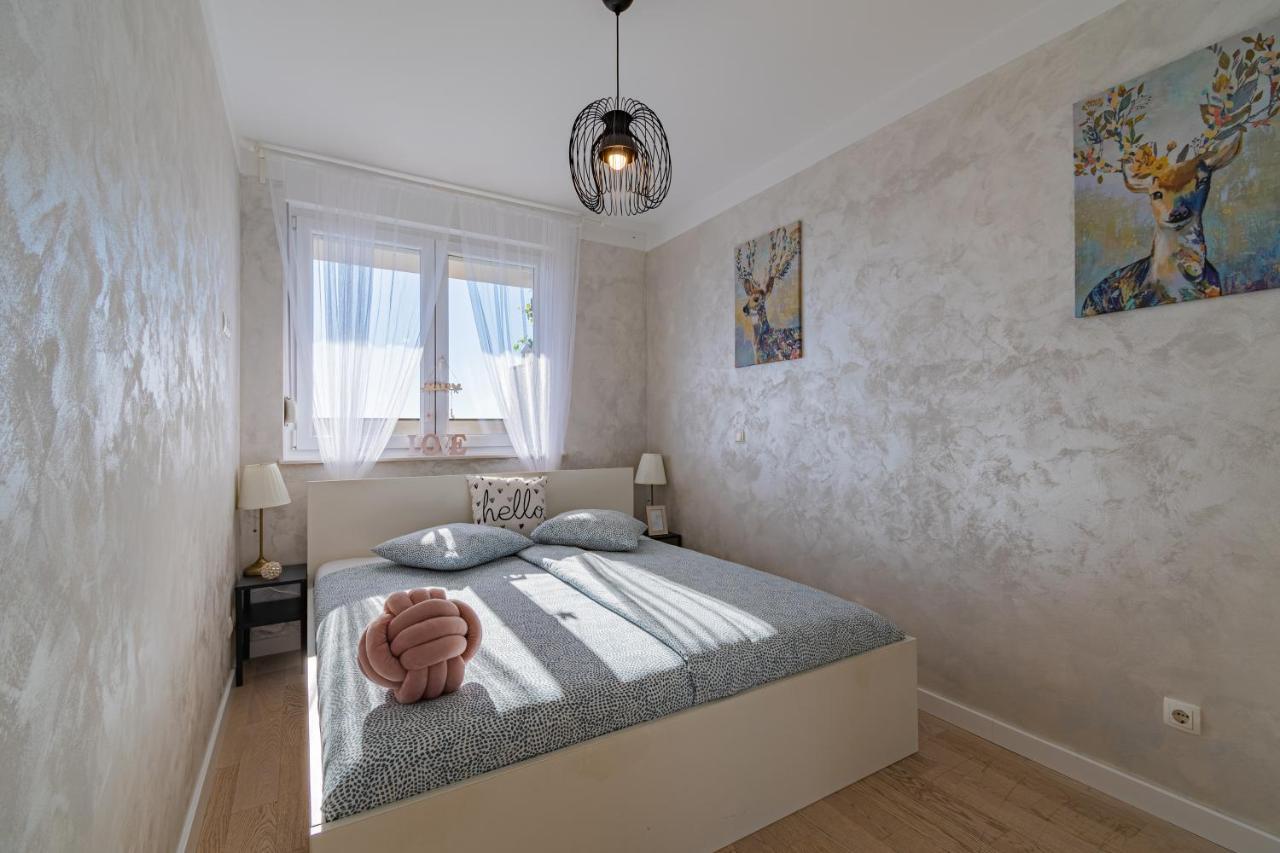 Flexible Selfcheckins 30 - Zagreb - Garage - Electric Vehicle Ccharger - Big Loggia - New - Apartments Repinc 30 Екстериор снимка