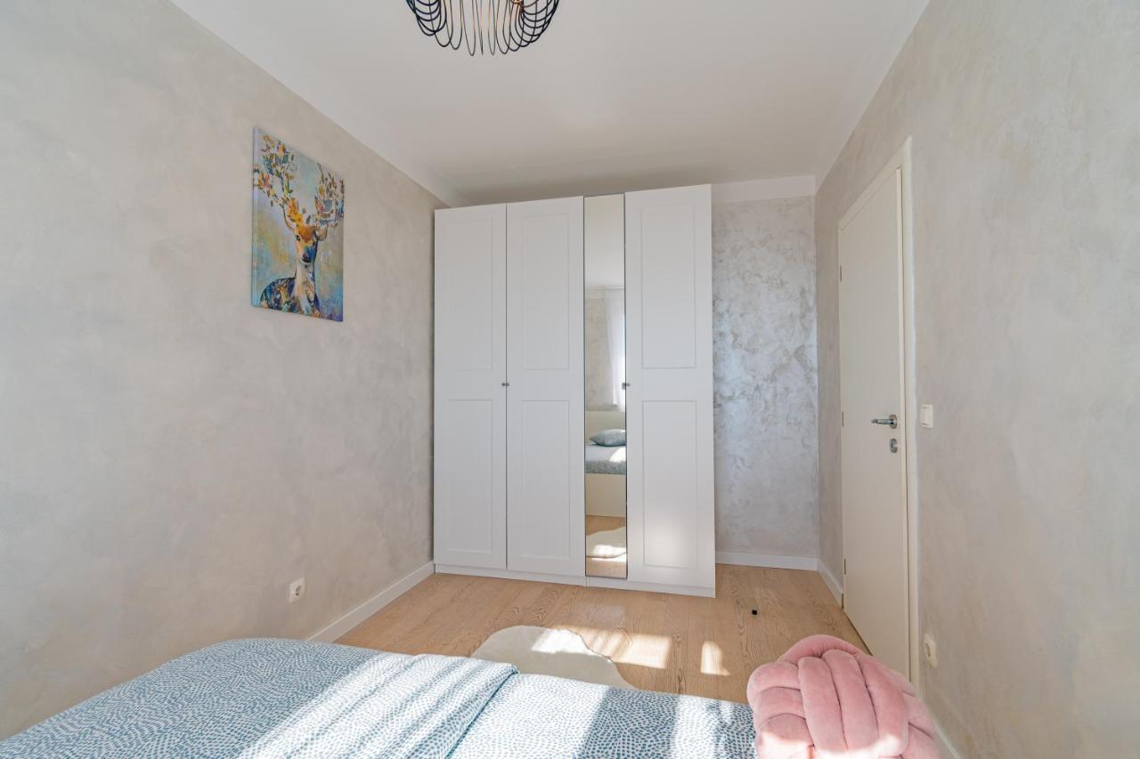Flexible Selfcheckins 30 - Zagreb - Garage - Electric Vehicle Ccharger - Big Loggia - New - Apartments Repinc 30 Екстериор снимка